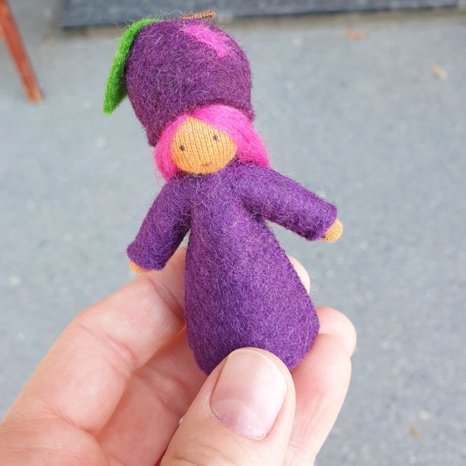 Hovedbilde Ambrosius figur plomme lilla