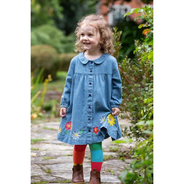 Frugi denimkjole med broderier og knapper